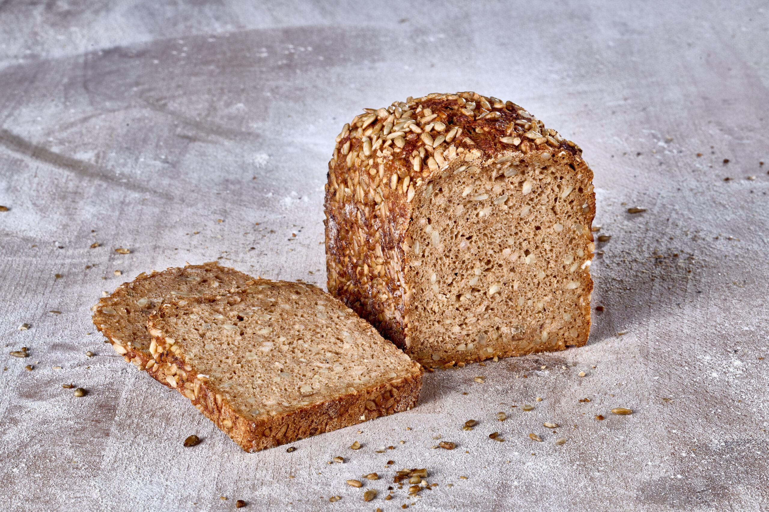 Dinkelvollkornbrot mit Sonnenblumenkernen
