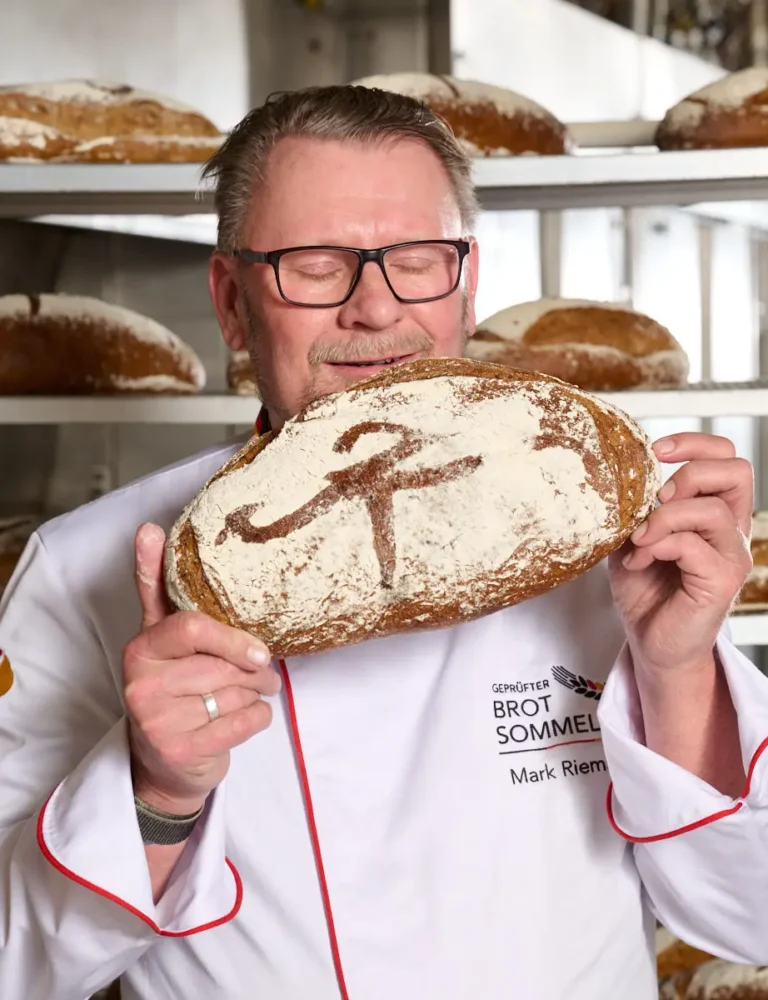Mark Riemann, geprüfter Brotsommelier bei Kalle-Bäcker